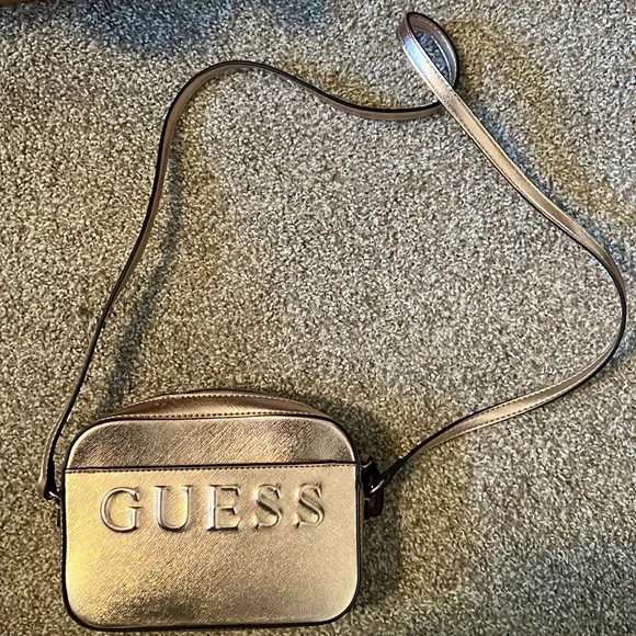 Guess Crossbody Purse - Picture 1 of 3